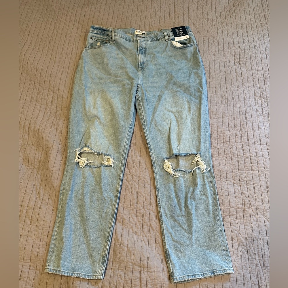 Abercrombie & Fitch Curve Love Ultra High Rise The '90s Straight Jeans 20R NWT